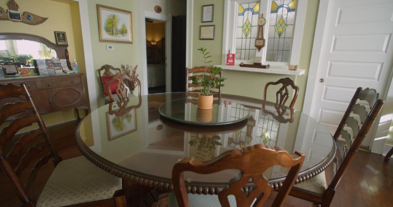 Granbury Gardens Bed And Breakfast Εξωτερικό φωτογραφία