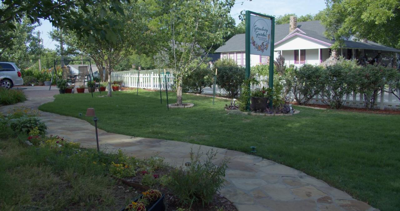 Granbury Gardens Bed And Breakfast Εξωτερικό φωτογραφία