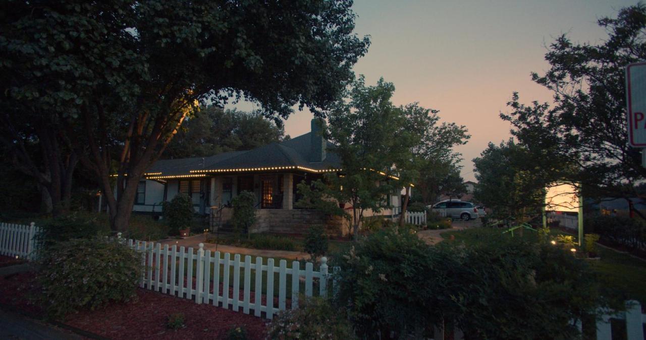Granbury Gardens Bed And Breakfast Εξωτερικό φωτογραφία