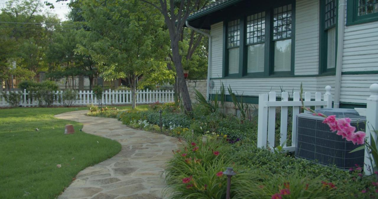 Granbury Gardens Bed And Breakfast Εξωτερικό φωτογραφία